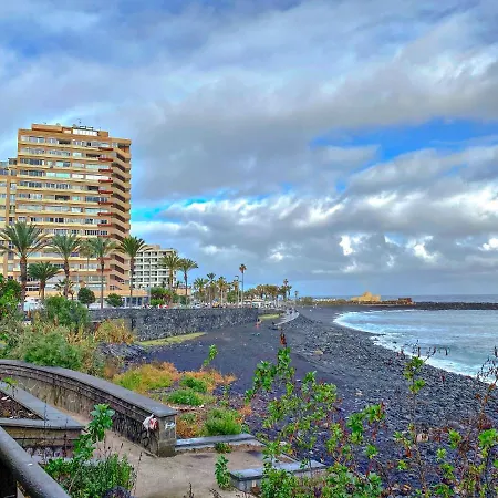 Amplio Estudio En Martianez * Puerto de la Cruz (Tenerife)